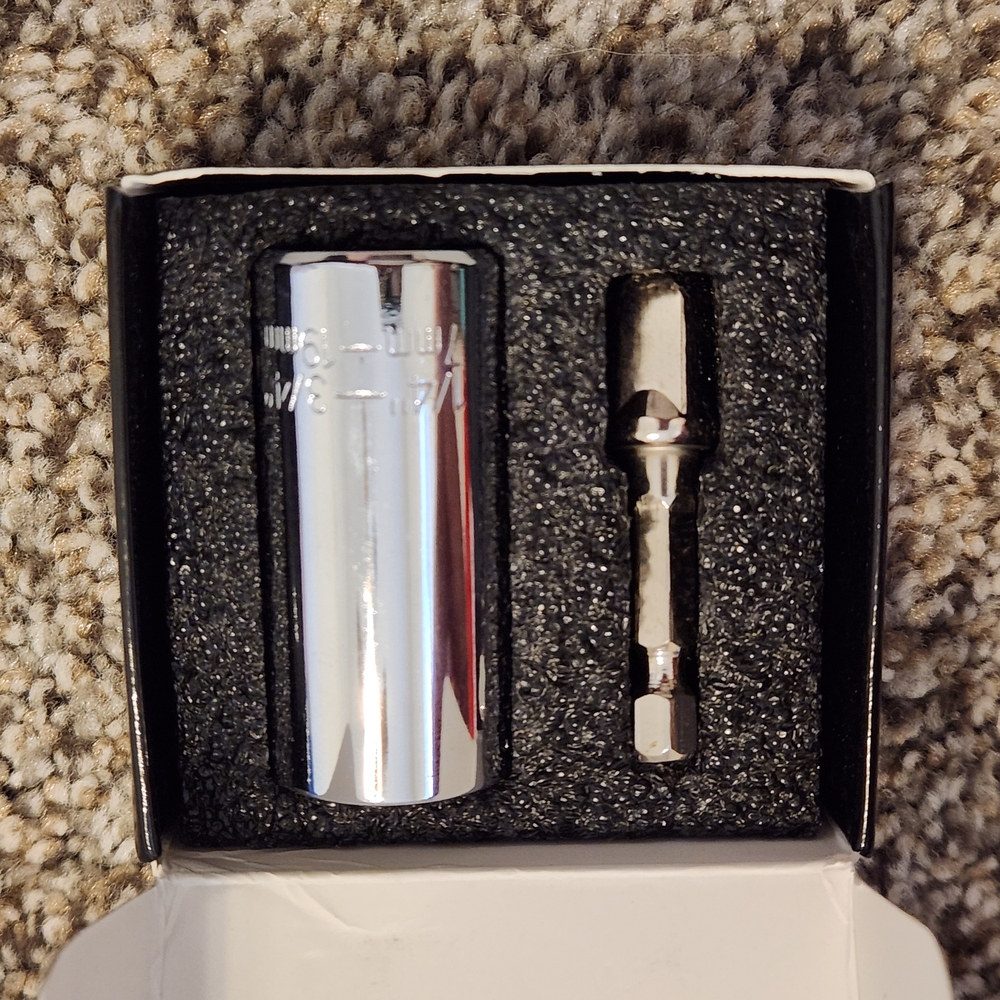 Universal Socket Tool - Picture 3 of 5